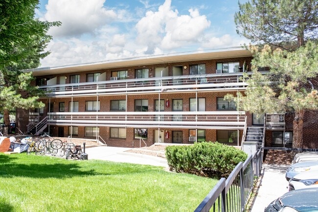 Building Photo - 2110 N Williams St Unit 210