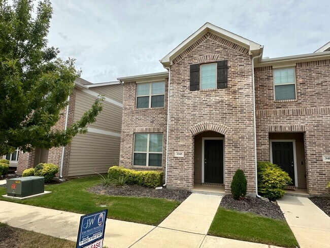 3345 Cricket Dr