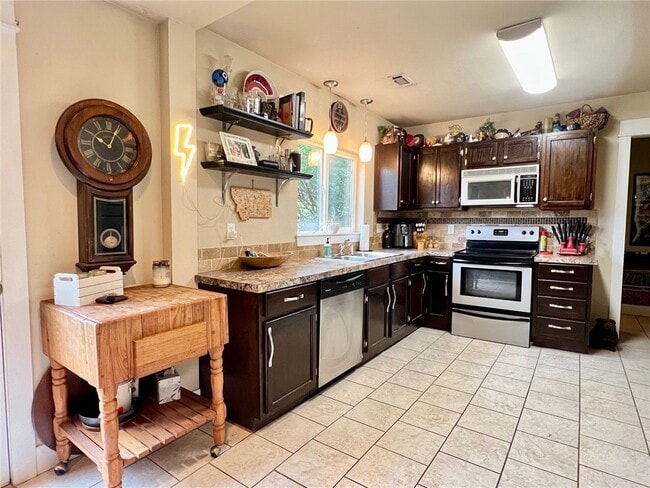 Photo - 628 N Mission Blvd