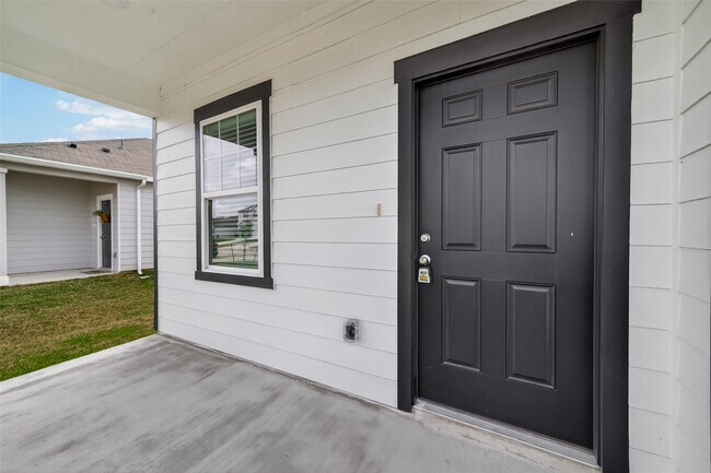 Photo - 31247 Williams Lndg St