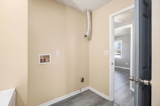 *COMING SOON* Beautiful 2-bedroom Duplex i... - *COMING SOON* Beautiful 2-bedroom Duplex i... House