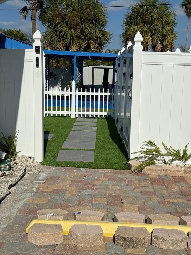 Photo - 13115 3rd St E