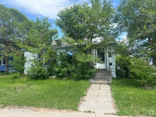 Building Photo - Spacious 3 bedroom unit Rental