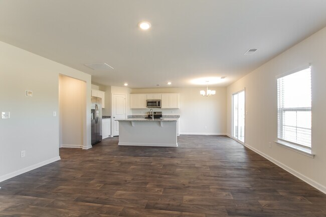 Photo - 138 King Buck Dr