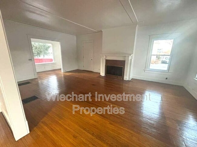 Photo - 1139 W Market St