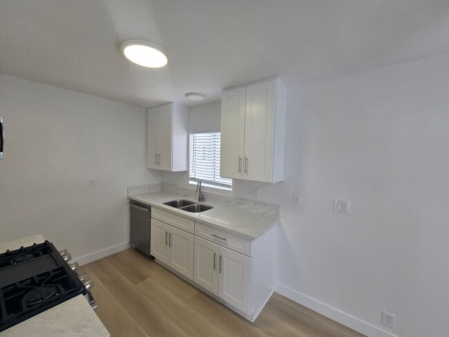 Photo - Sims16701 Unit C