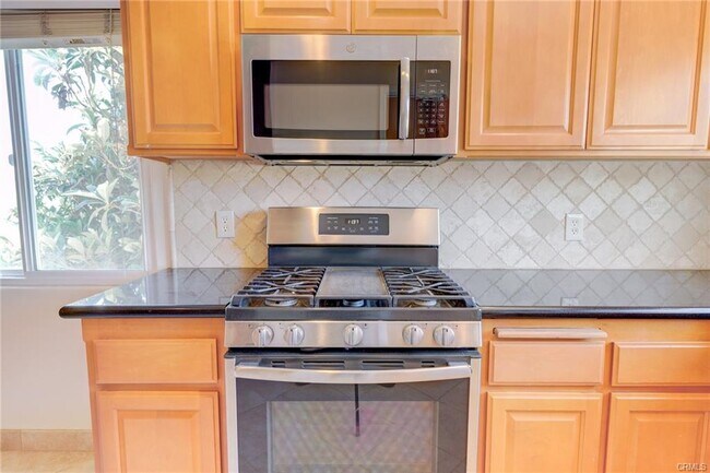 Photo - 1195 W 19th St Unit 1195