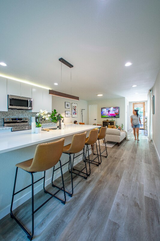 Photo - 605 E 7th St