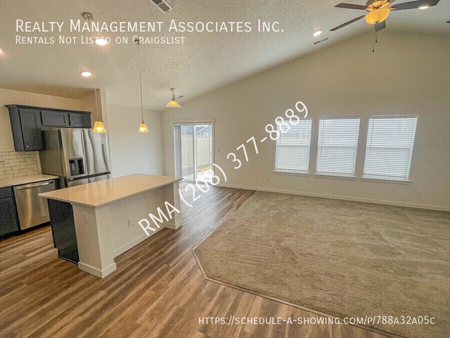 Photo - 7573 E Iroquois St