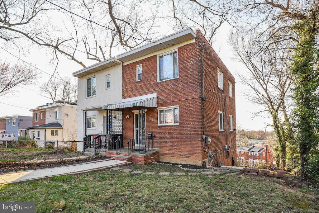 Photo - 513 Hilltop Terrace SE