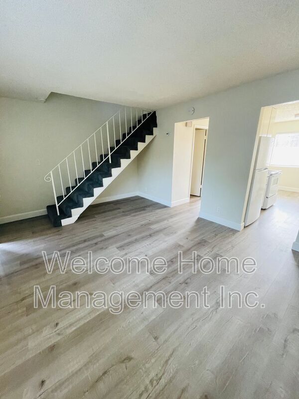 Building Photo - 152 Laurel Ave