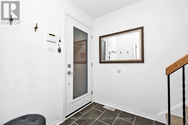 Photo - 256 Bruyère St