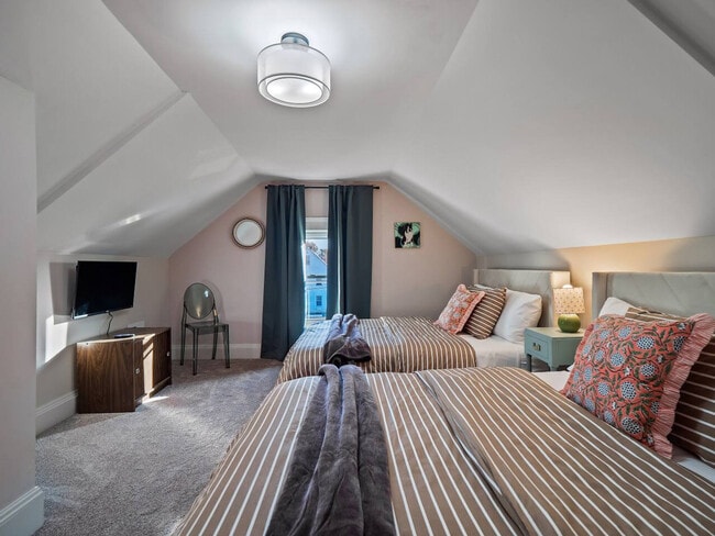 Photo - 6110 Ellen Ave Unidad ID1347050P