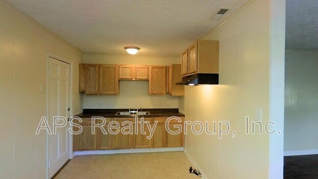 Photo - 1020 Meadowbrook Blvd