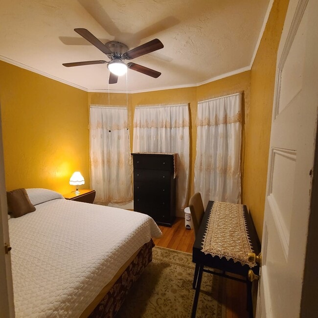 Photo - 35 Algonquin St