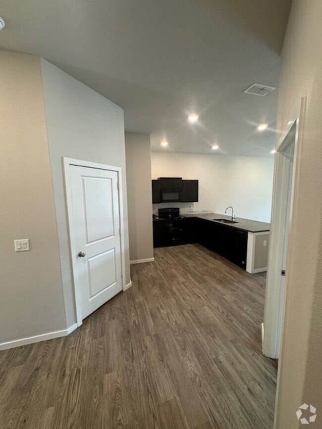 Building Photo - 9702 Saratoga Ave Unit 9702 Saratoga Avenue B Rental