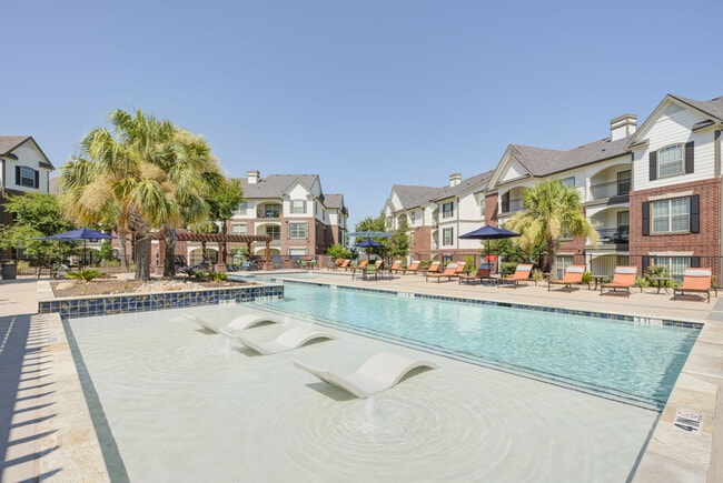 Lone Oak apartments — community photo
