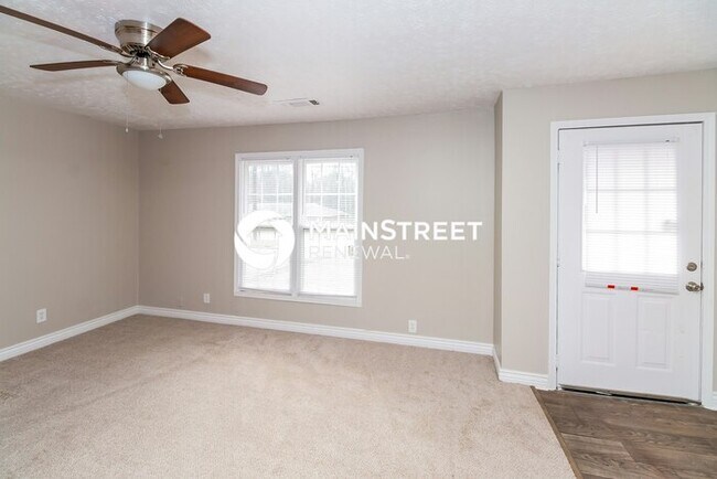 Photo - 3 Bedroom Pet-Friendly Home in College Par...