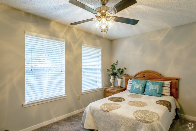2BR,1.5BA