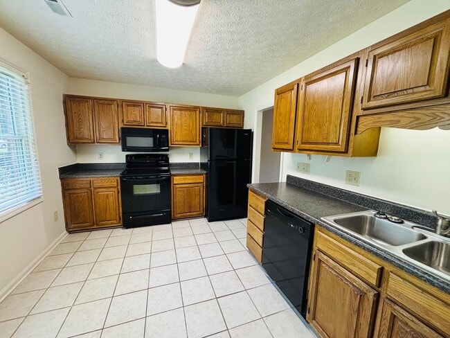 Photo - 1704 Emerald St