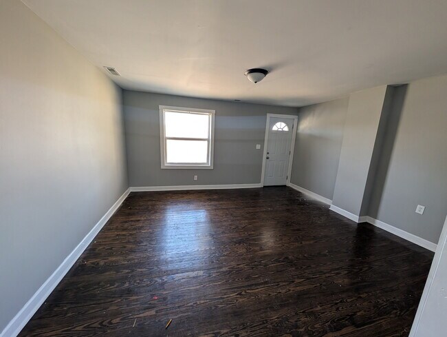 Photo - 1603 Industrial Loop Rd