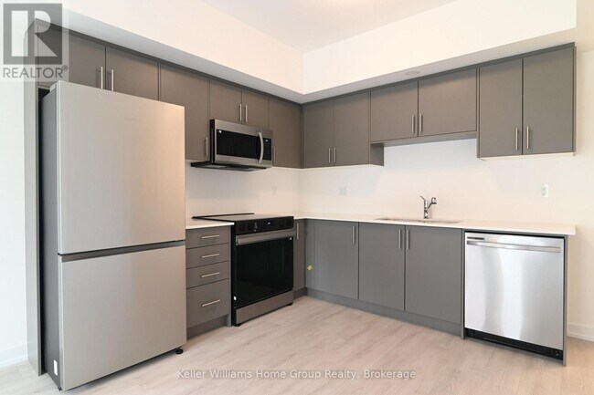 Photo - 42 Lowes Rd W