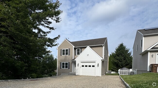 Building Photo - 11 Regan Cir Rental