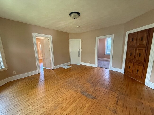 Photo - 719 Edmund Ave W Unit 2