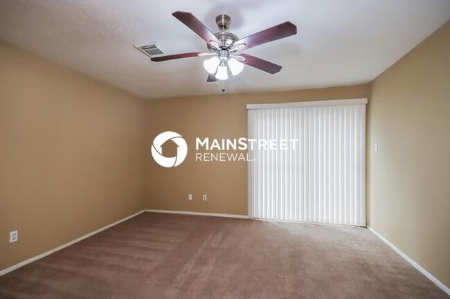 Photo - 4 Bedroom Pet-Friendly Home in Kingwood, TX with Main Street Renewal