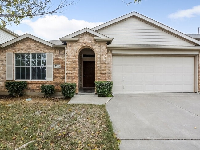 Building Photo - 2525 Tar Heel Dr