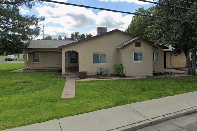 Building Photo - 780 E Alexander Ave Rental