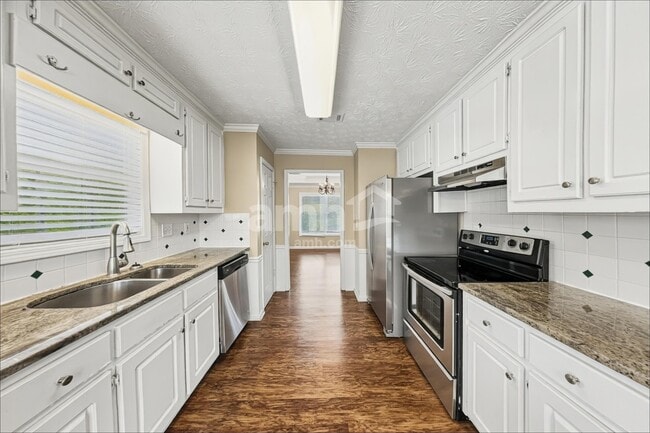 Photo - 900 Cline Petty Way