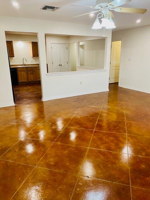 Photo - 46 Crislaur Ave Unit 46 crislaur ave