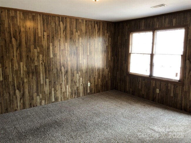 Photo - 355 Sunny Hill Dr