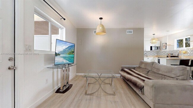 Photo - 6760 SW 19th St Unidad Back
