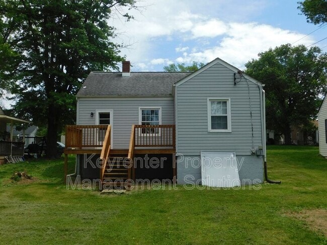 Photo - 325 James Ave