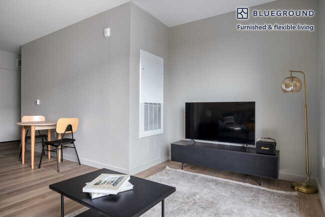 Photo - 1550 Soldiers Field Rd Apartamento Unidad FL5-ID996