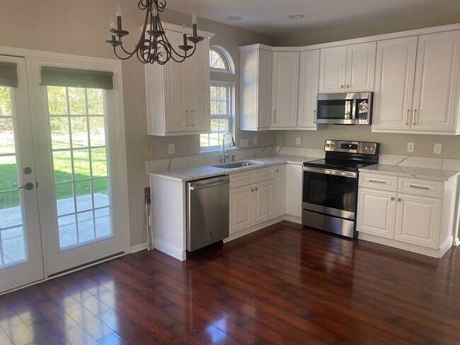 Photo - Recently Renovated Four Bedroom In Northst...