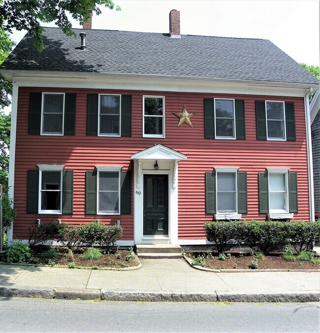 Building Photo - 60 Pleasant St Unit 2
