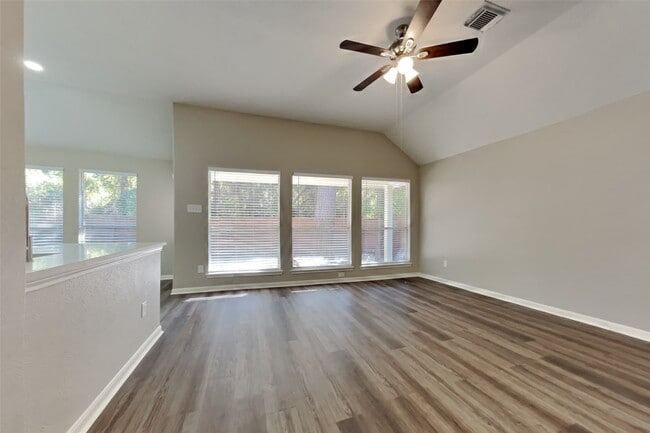 Photo - 70 N Creekmist Pl