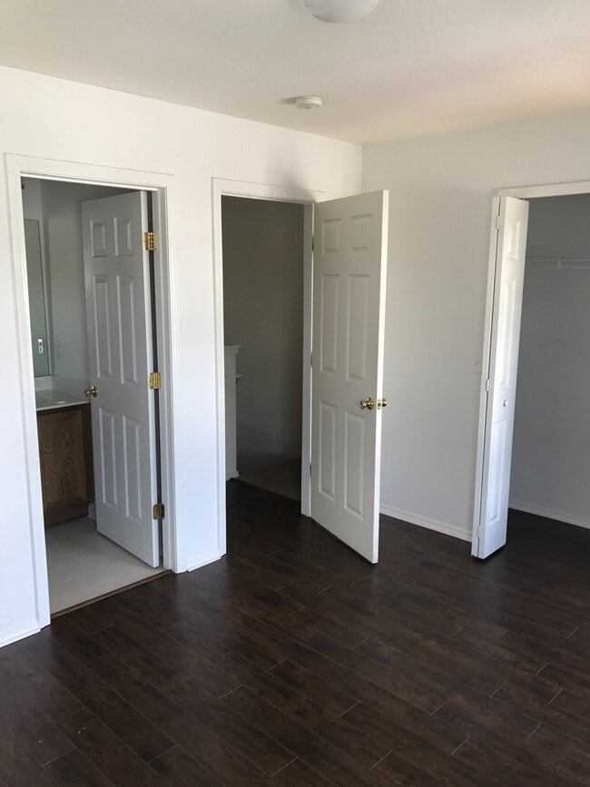 Photo - 431 Lake Park Way