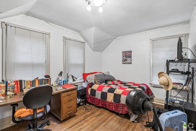 4BR, 1.5BA - 1,900SF - Bedroom