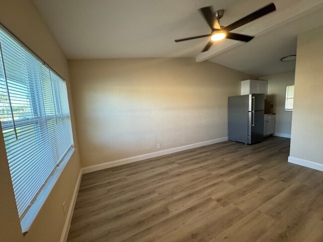 207 NW 5th Ave Unit 209