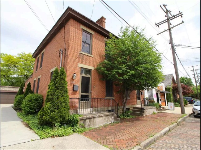 Photo - 636 S Pearl St Townhome