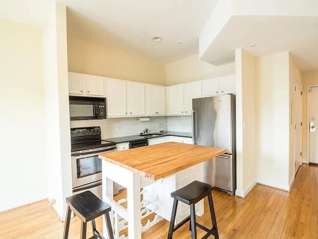 Building Photo - 1415 Chapin St NW Unit 304 Rental