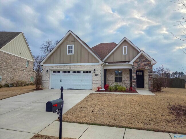 Photo - 223 Dustin Ln