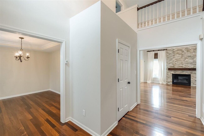 Photo - 604 Hunters Green Ct