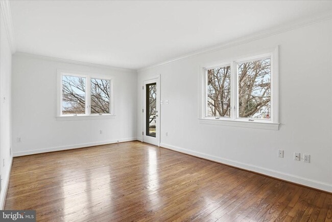 Photo - 218 E Marshall St