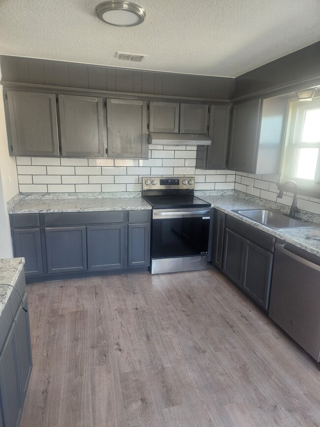 Building Photo - 4812 54th St
