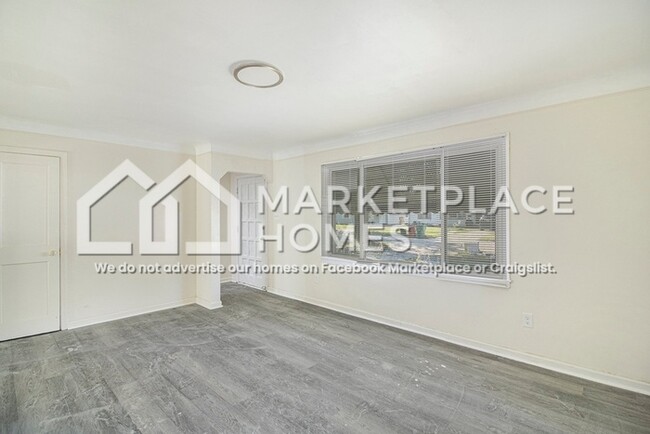 Photo - 17097 Lincoln Ave